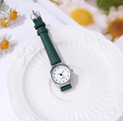 2025 Women Vintage Watches Casual Leather Belt Watch Simple Ladies Small Dial Quartz Wristwatches Luxury Clock Wrist Reloj Mujer