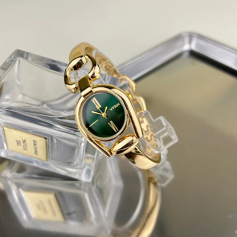 Simple Women's Quartz Wrist Watches Stainless Steel Strap Small Dial Fashionable Exquisite Quartz Watch for Women