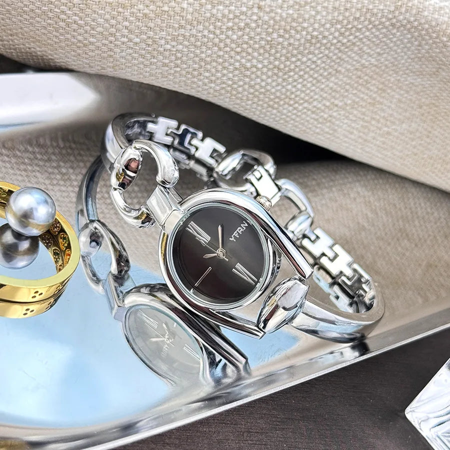 Simple Women's Quartz Wrist Watches Stainless Steel Strap Small Dial Fashionable Exquisite Quartz Watch for Women